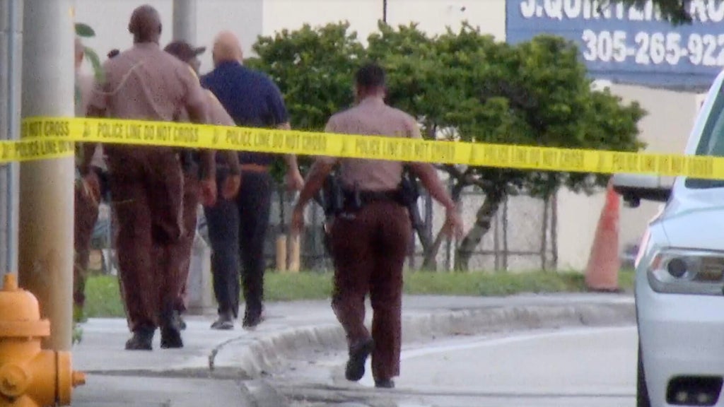 Driver found with gunshot wound after Northwest Miami-Dade crash, deputies say — CBS Miami, Wesley Chapel Community news