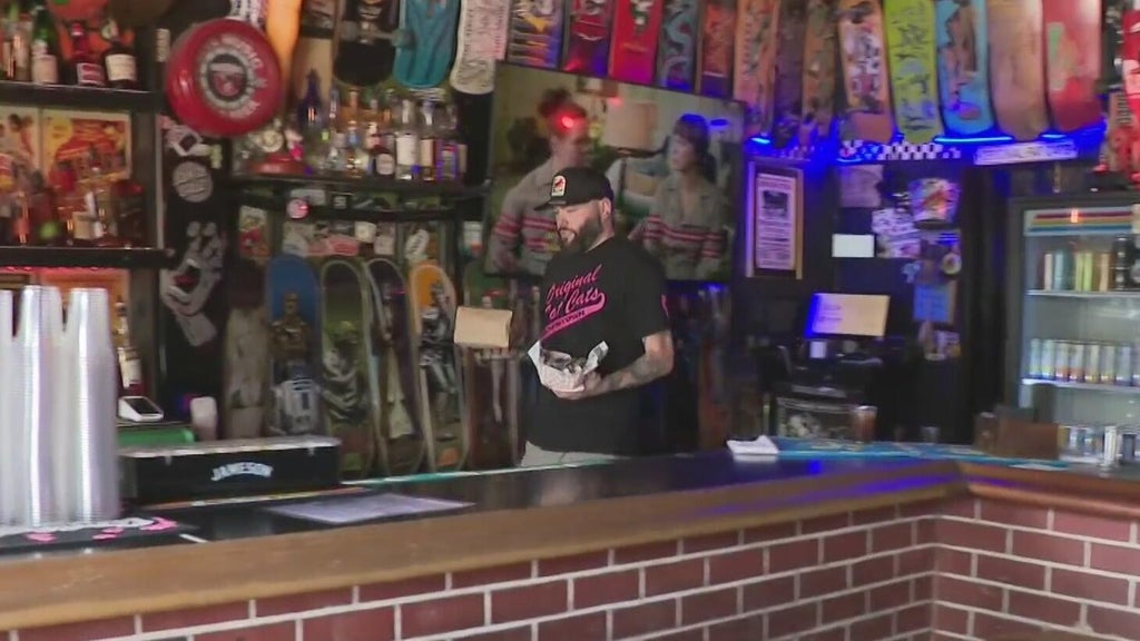 Fort Lauderdale proposes earlier closing times for downtown bars, facing pushback from business owners — CBS Miami, Wesley Chapel Dining news