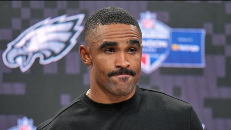 Eagles QB Jalen Hurts sidelined indefinitely with blood clots that could cost him the season — WTSP Sports Tampa Bay, Wesley Chapel Sports news