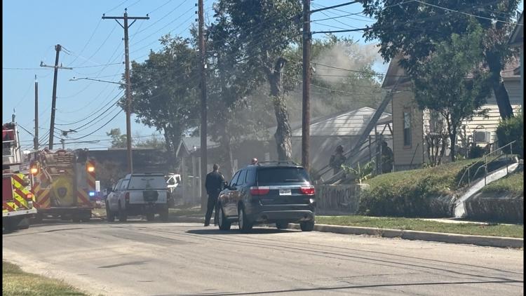 No injuries reported after fire at east San Antonio home, SAFD says — KENS 5 (San Antonio), Wesley Chapel Community news