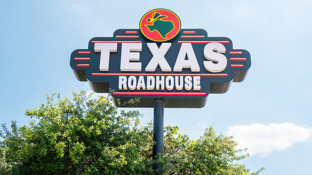 Man says Texas Roadhouse served him $20 steak instead of pricier filet multiple times — FOX 13 Tampa Bay News, Wesley Chapel Community news