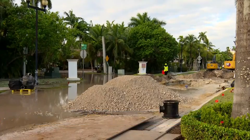 Repairs underway for water leak near Las Olas Blvd at Coral Way — WSVN 7 Broward